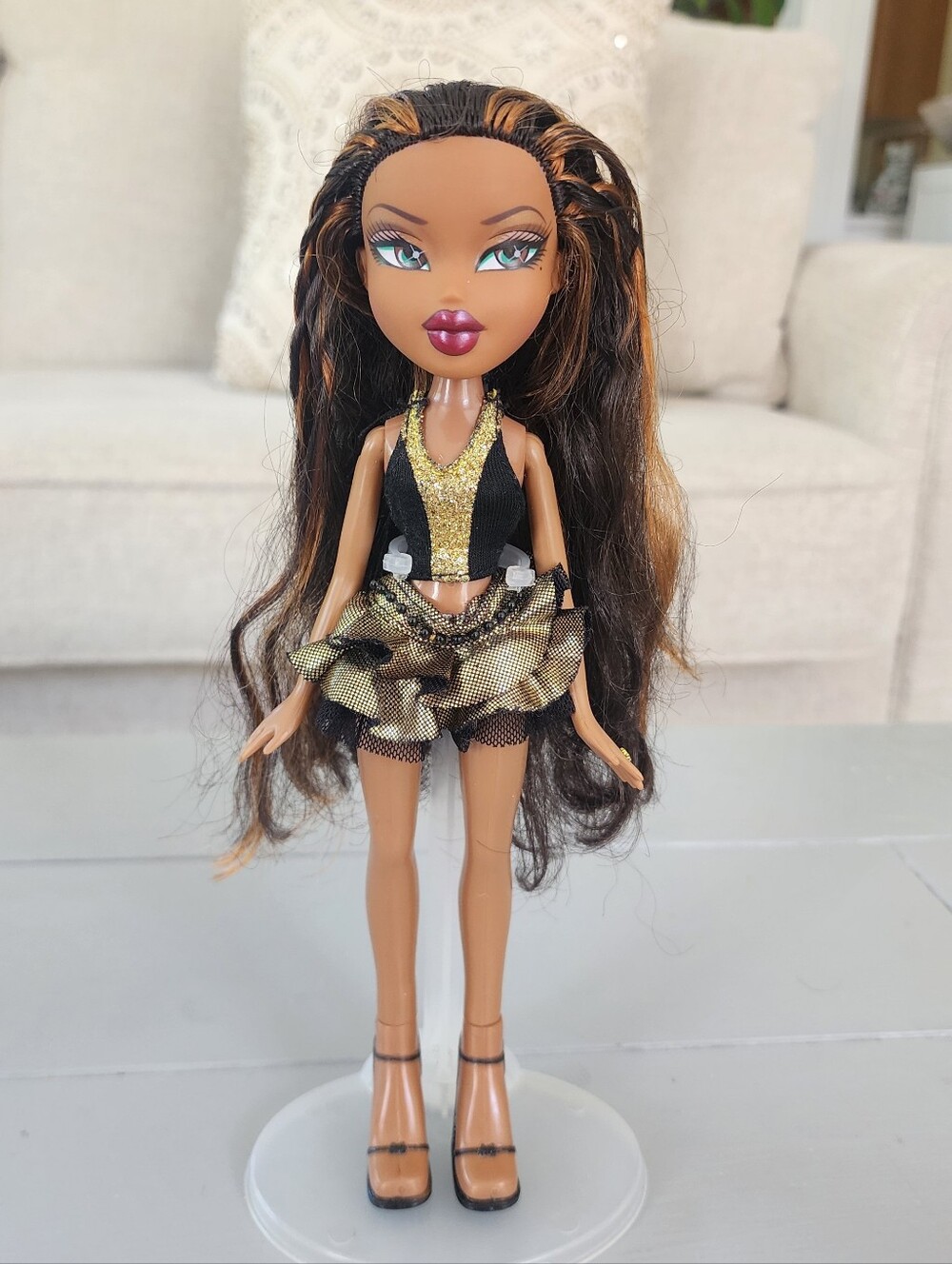 MGA Bratz Doll Step Out Sasha Vintage In Gold Outfit W/ Ring Beautiful 2003